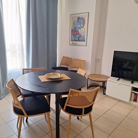 Amazing Apartment For 3 Guests Steps From The Beach เนทันยา ภายนอก รูปภาพ