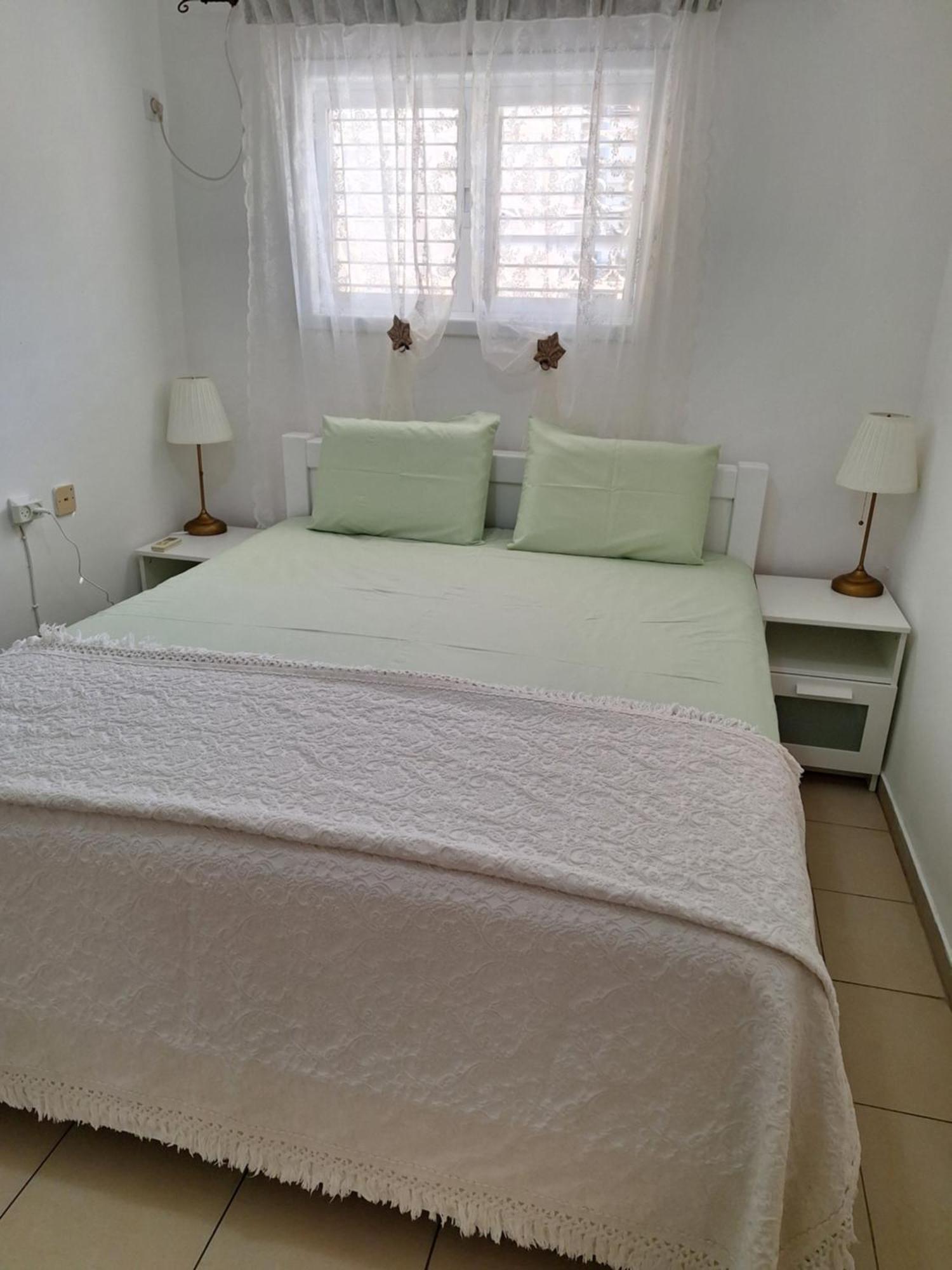 Amazing Apartment For 3 Guests Steps From The Beach เนทันยา ภายนอก รูปภาพ