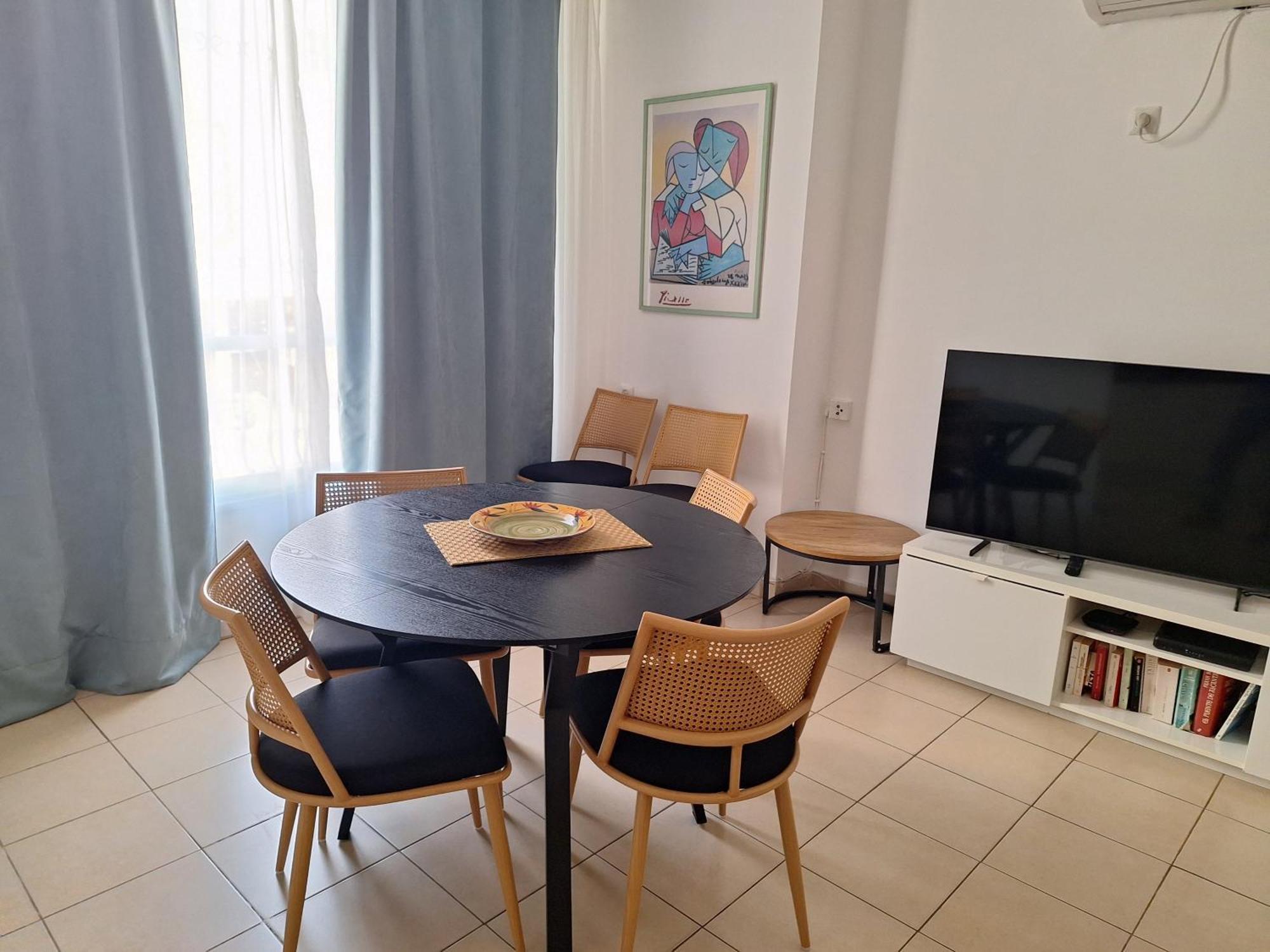 Amazing Apartment For 3 Guests Steps From The Beach เนทันยา ภายนอก รูปภาพ