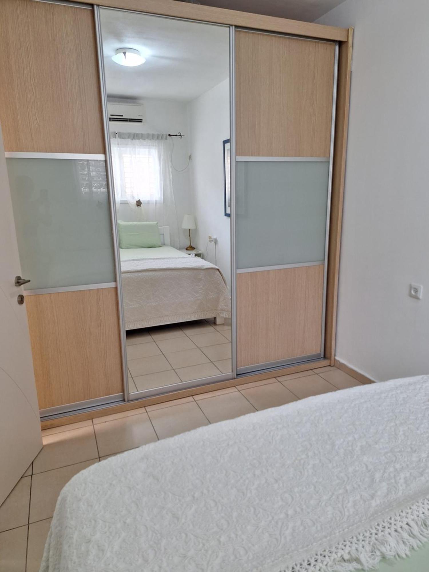 Amazing Apartment For 3 Guests Steps From The Beach เนทันยา ภายนอก รูปภาพ